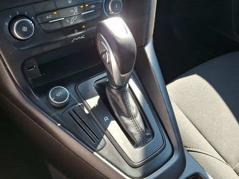 Used 2016 Ford Focus SE FWD image 18