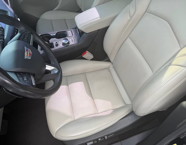Used 2021 Cadillac XT4 Premium Luxury w/ Cold Weather Package AWD/4WD image 13