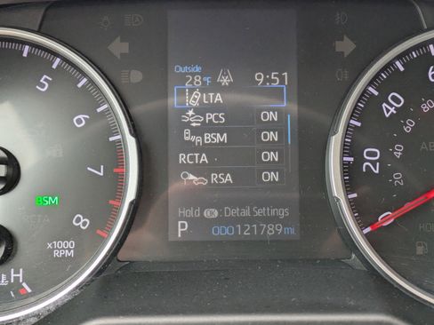 Used 2020 Toyota RAV4 LE image 15