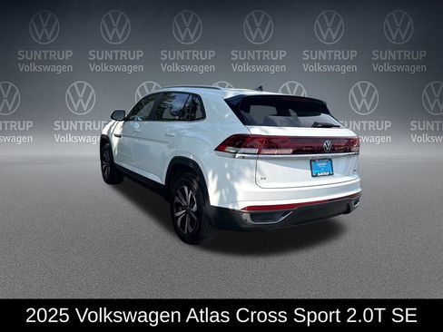 Used 2025 Volkswagen Atlas Cross Sport SE AWD/4WD image 3