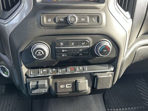 Used 2023 Chevrolet Silverado 1500 Custom image 27