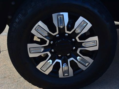 Used 2025 GMC Sierra 2500 Denali w/ Denali Reserve Package image 10