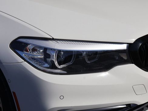 Used 2020 BMW 530e w/ Convenience Package RWD image 13