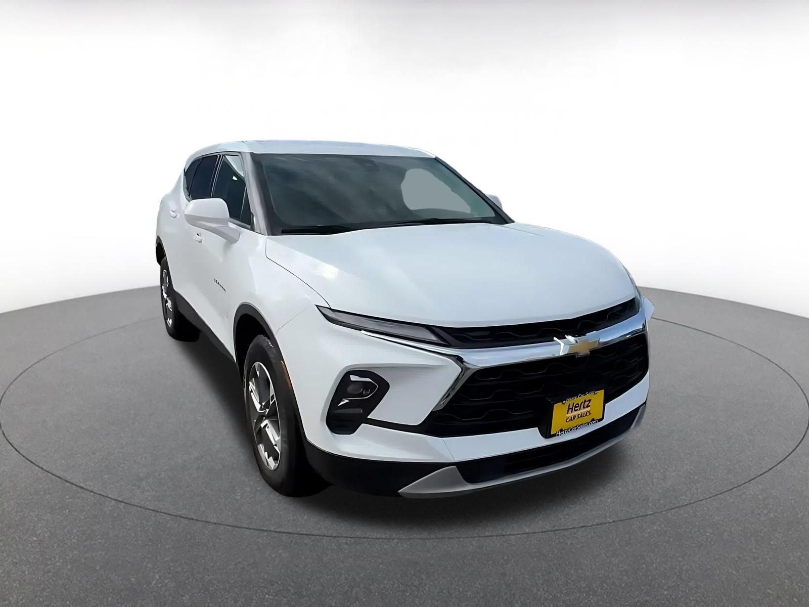 Used 2025 Chevrolet Blazer LT FWD image 3