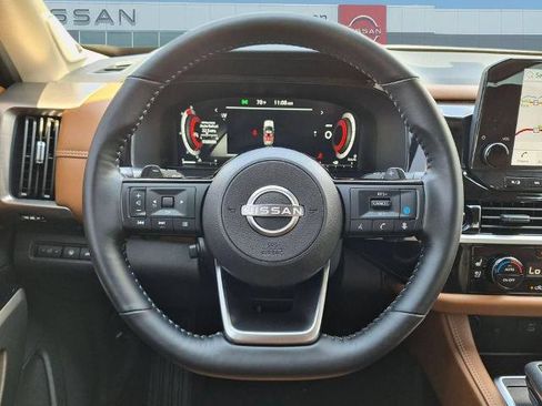 Certified 2025 Nissan Pathfinder Platinum FWD image 16