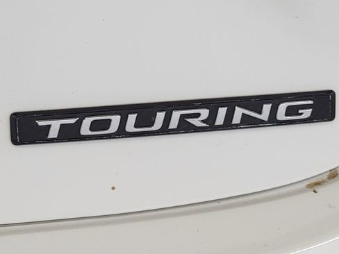 Used 2016 Toyota Avalon Touring FWD image 9