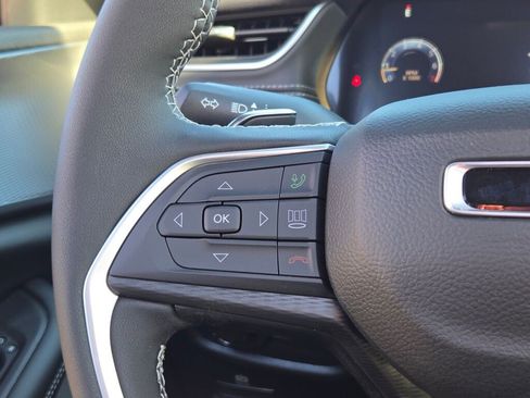 New 2025 Jeep Grand Cherokee Laredo X w/ Luxury Tech Group I image 31