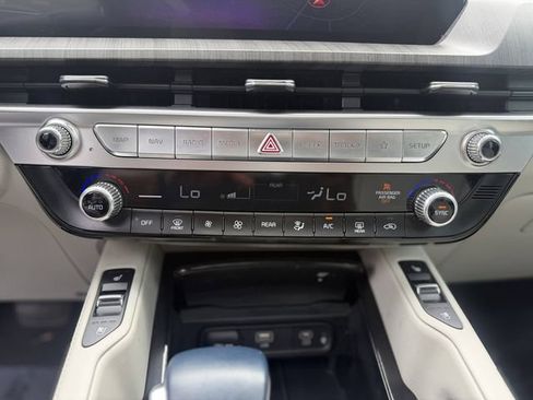 Certified 2024 Kia Telluride EX w/ EX Captain's Chair Package FWD image 20
