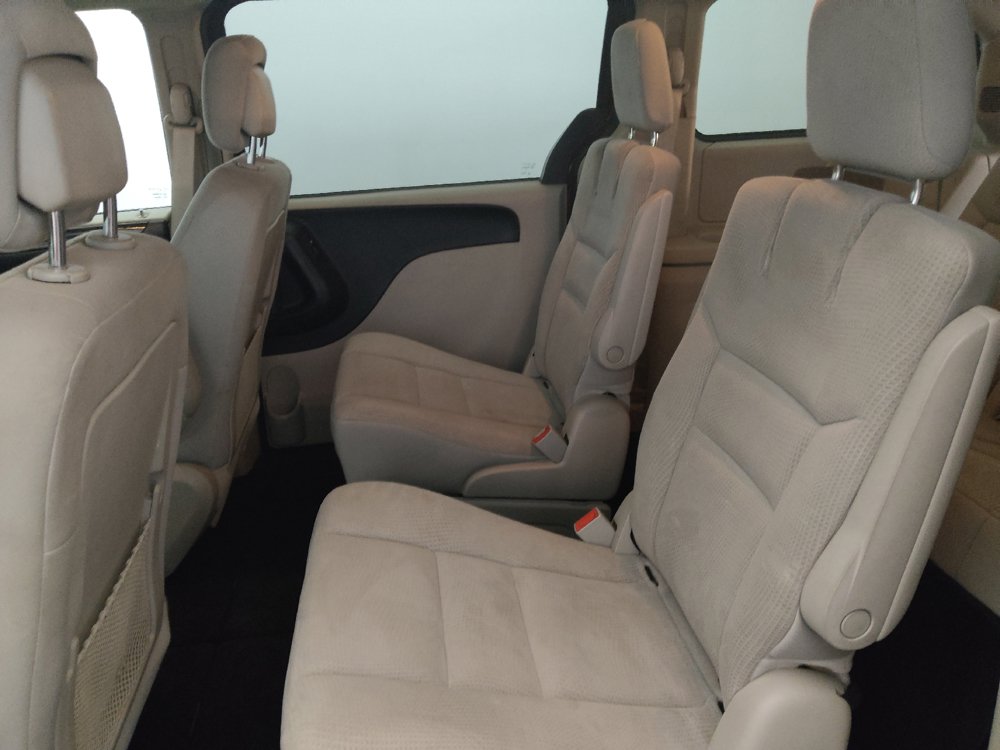 Used 2019 Dodge Grand Caravan SE w/ UConnect Hands-Free Group FWD image 18
