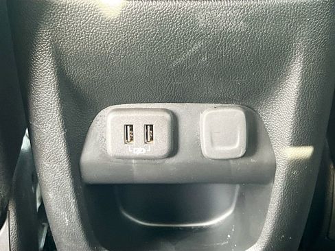 Used 2022 Chevrolet Colorado ZR2 w/ ZR2 Midnight Special Edition image 25