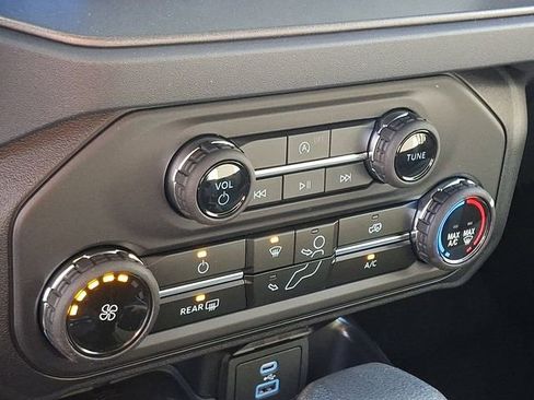 New 2025 Ford Bronco 4-Door image 11