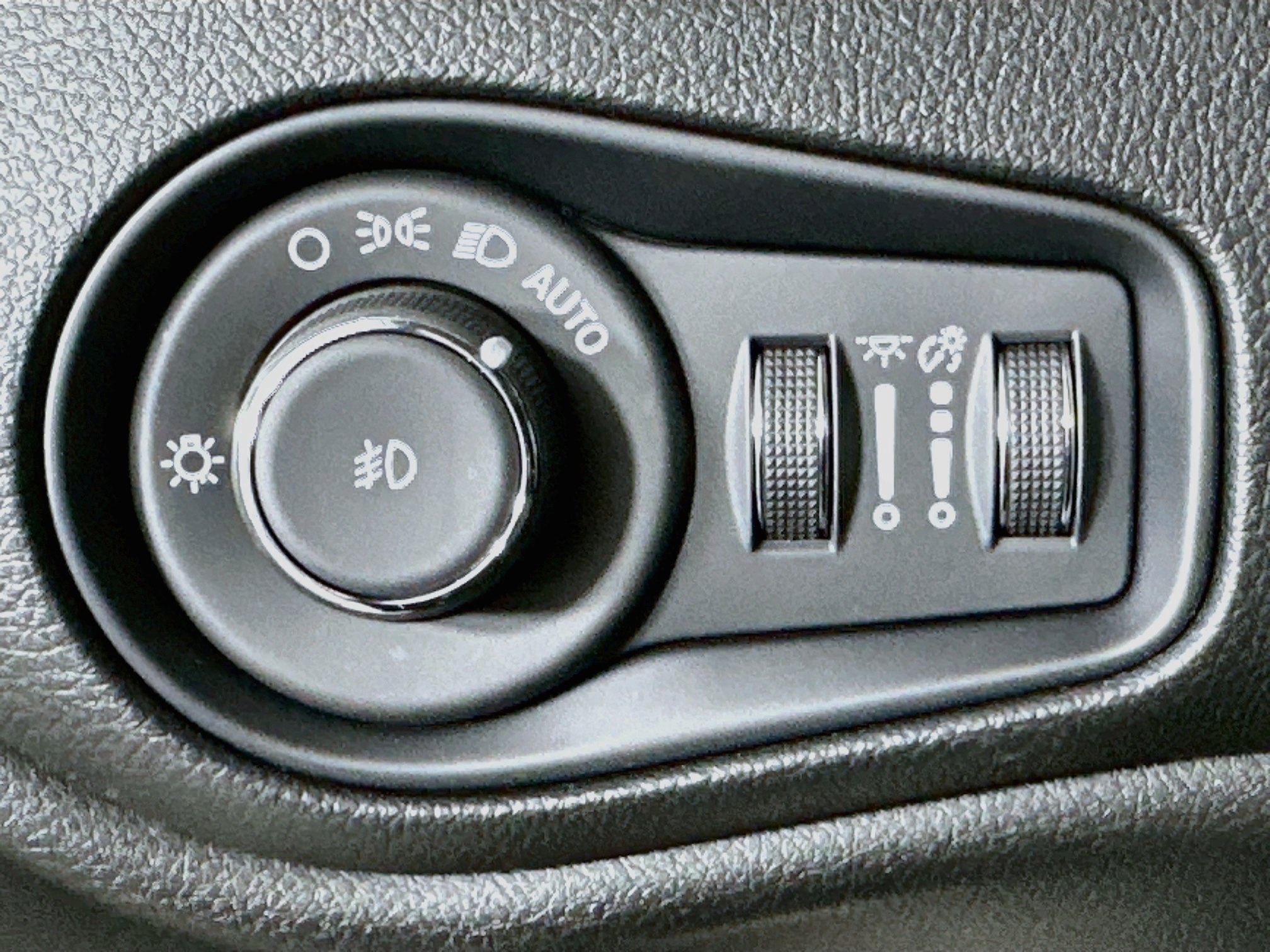 Used 2022 Jeep Renegade Latitude w/ Convenience Group AWD/4WD image 17