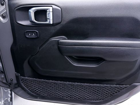 Used 2022 Jeep Wrangler Unlimited Sport image 31