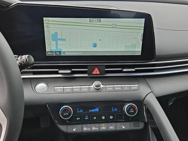 Certified 2025 Hyundai Elantra SEL FWD image 11