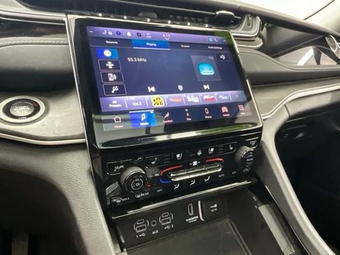 Used 2023 Jeep Grand Cherokee 4WD 4xe w/ Luxury Tech Group II image 11
