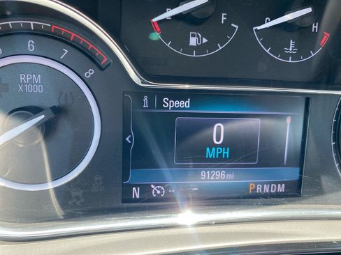 Used 2017 Buick Regal Sport Touring FWD image 19