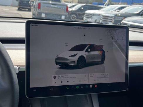 Used 2025 Tesla Model Y Long Range AWD/4WD image 25