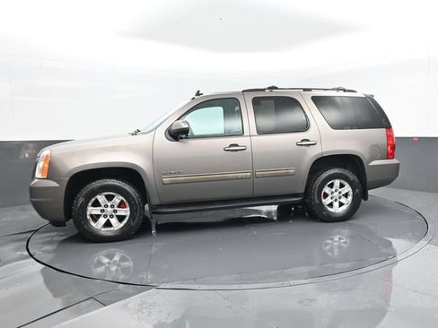 Used 2014 GMC Yukon SLT w/ SLT-2 Equipment Package AWD/4WD image 5