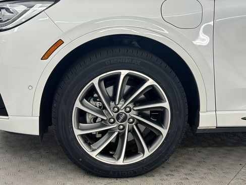 Used 2023 Lincoln Corsair Grand Touring w/ Equipment Group 302A AWD/4WD image 12