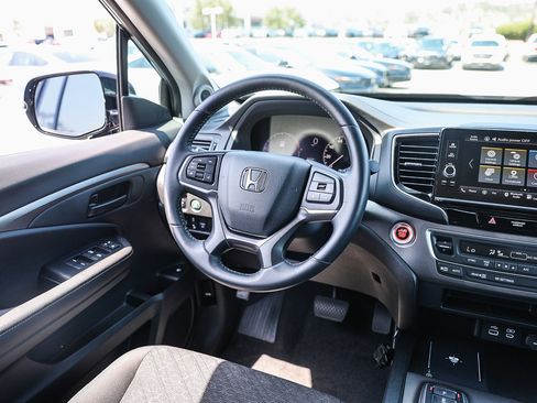 Certified 2025 Honda Ridgeline Sport image 5