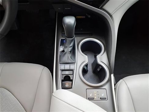 Used 2022 Toyota Camry XLE image 20