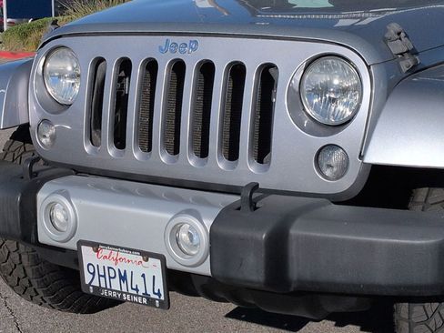 Used 2014 Jeep Wrangler Unlimited Sahara w/ Connectivity Group image 9