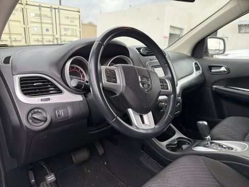 Used 2020 Dodge Journey SE w/ SE Popular Equipment Group image 9