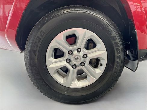 Used 2022 Toyota 4Runner SR5 Premium image 32