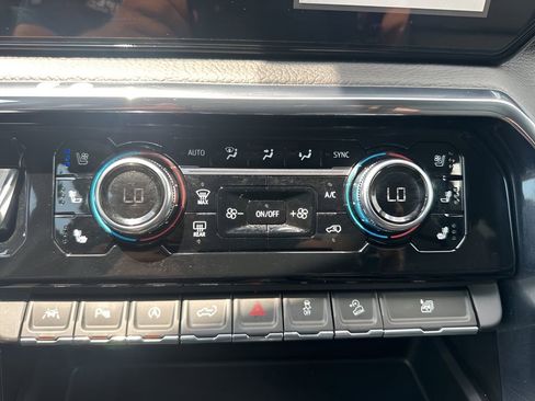 Used 2024 GMC Sierra 1500 Denali image 42