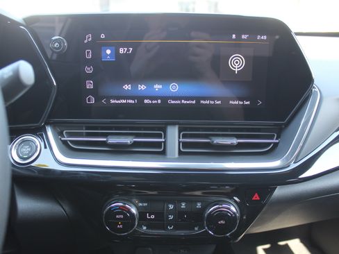 New 2026 Chevrolet Trax RS w/ Sunroof Package FWD image 16