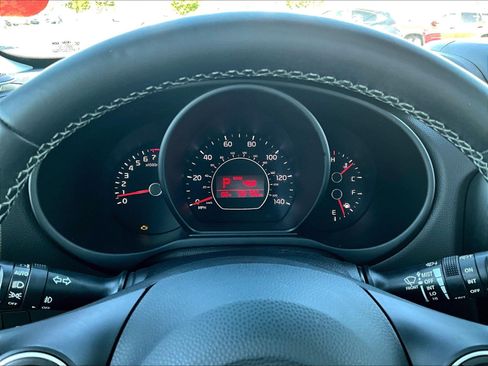 Used 2018 Kia Soul + FWD image 12