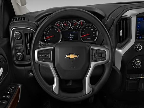 Used 2021 Chevrolet Silverado 1500 Custom Trail Boss w/ Safety Confidence Package AWD/4WD image 8