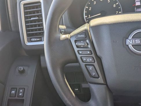 Used 2022 Nissan Frontier SV w/ Graphics Package image 12