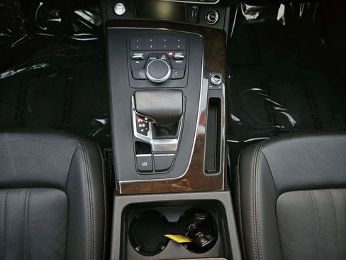 Used 2019 Audi Q5 2.0T Premium image 26