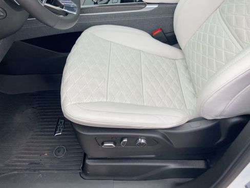 Certified 2025 Cadillac Escalade V w/ LPO, Floor Liner Package image 12