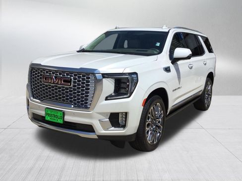 Used 2022 GMC Yukon Denali w/ Denali Premium Package AWD/4WD image 2