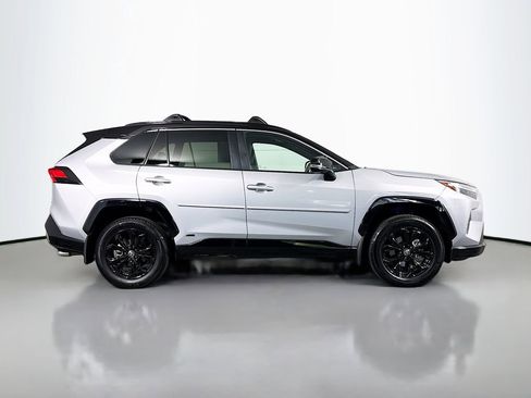 Used 2023 Toyota RAV4 XSE AWD/4WD image 9