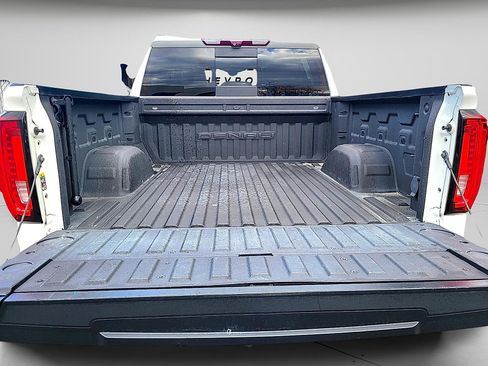 Used 2020 GMC Sierra 1500 Denali w/ Denali Ultimate Package AWD/4WD image 11