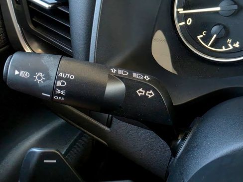 Used 2023 Nissan Rogue SV FWD image 22