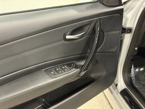 Used 2011 BMW 128i Convertible image 14