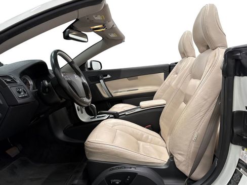 Used 2011 Volvo C70 T5 w/ Multimedia Pkg image 10