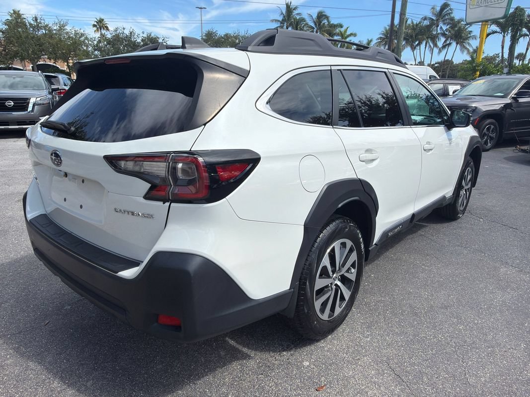 Used 2023 Subaru Outback Premium AWD/4WD image 5