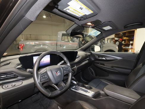 Certified 2024 Buick Envista Preferred w/ Convenience I Package image 9