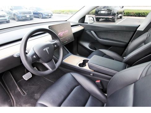 Used 2022 Tesla Model Y Long Range AWD/4WD image 15