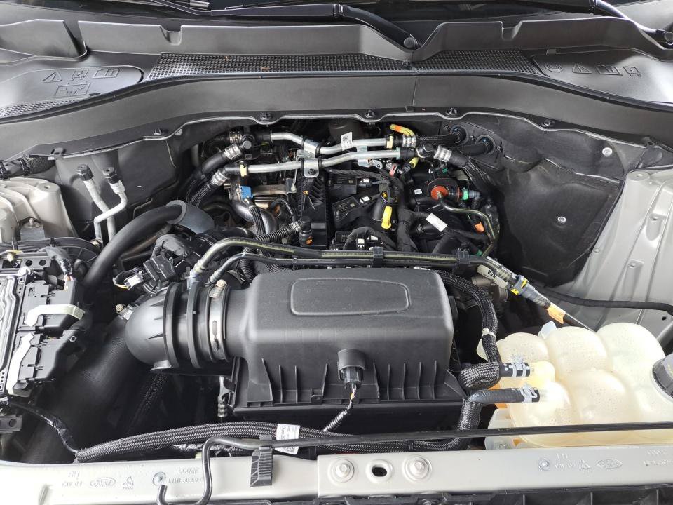 Used 2023 Ford Explorer XLT RWD image 28