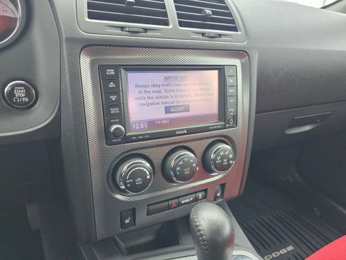 Used 2014 Dodge Challenger R/T image 27