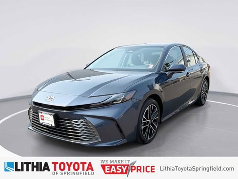 Used 2026 Toyota Camry XLE AWD/4WD image 1