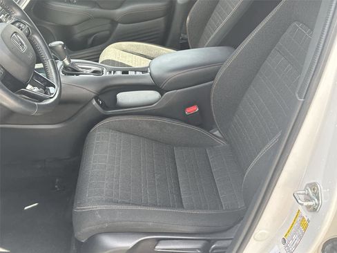 Used 2023 Honda HR-V Sport image 13