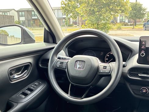 Certified 2027 Honda HR-V LX image 23