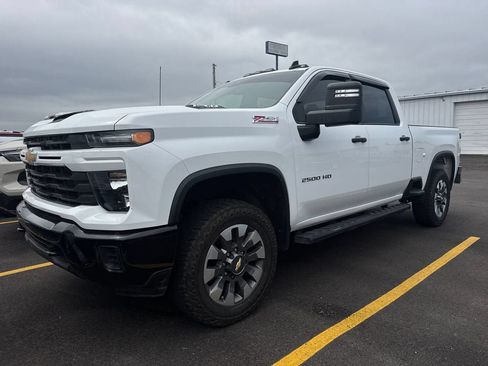Used 2024 Chevrolet Silverado 2500 Custom w/ Custom Value Package AWD/4WD image 1